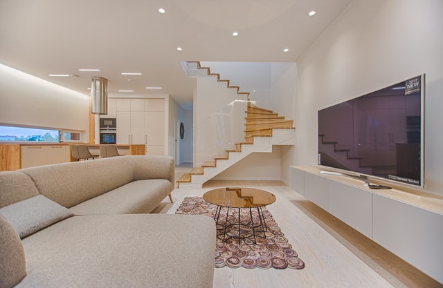 Small open-plan apartment.